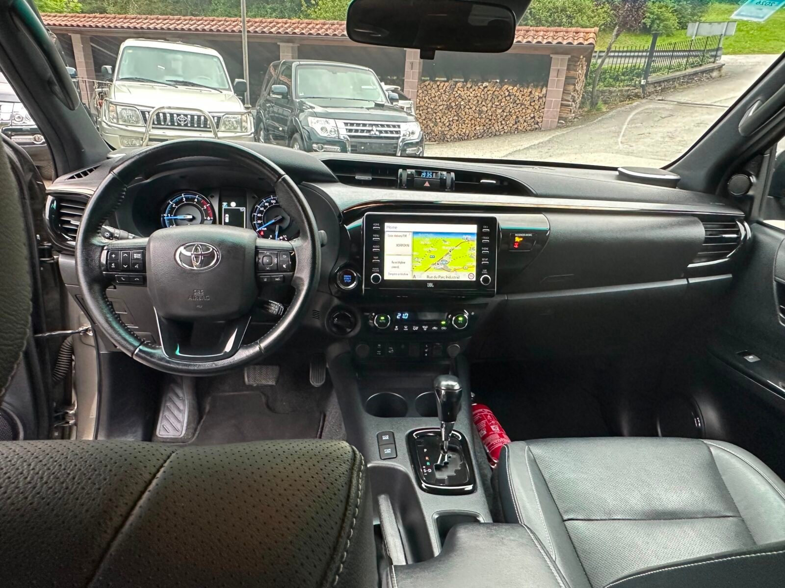 TOYOTA Hilux 2.8 D4D 150kW C. Doble Invincible AT
