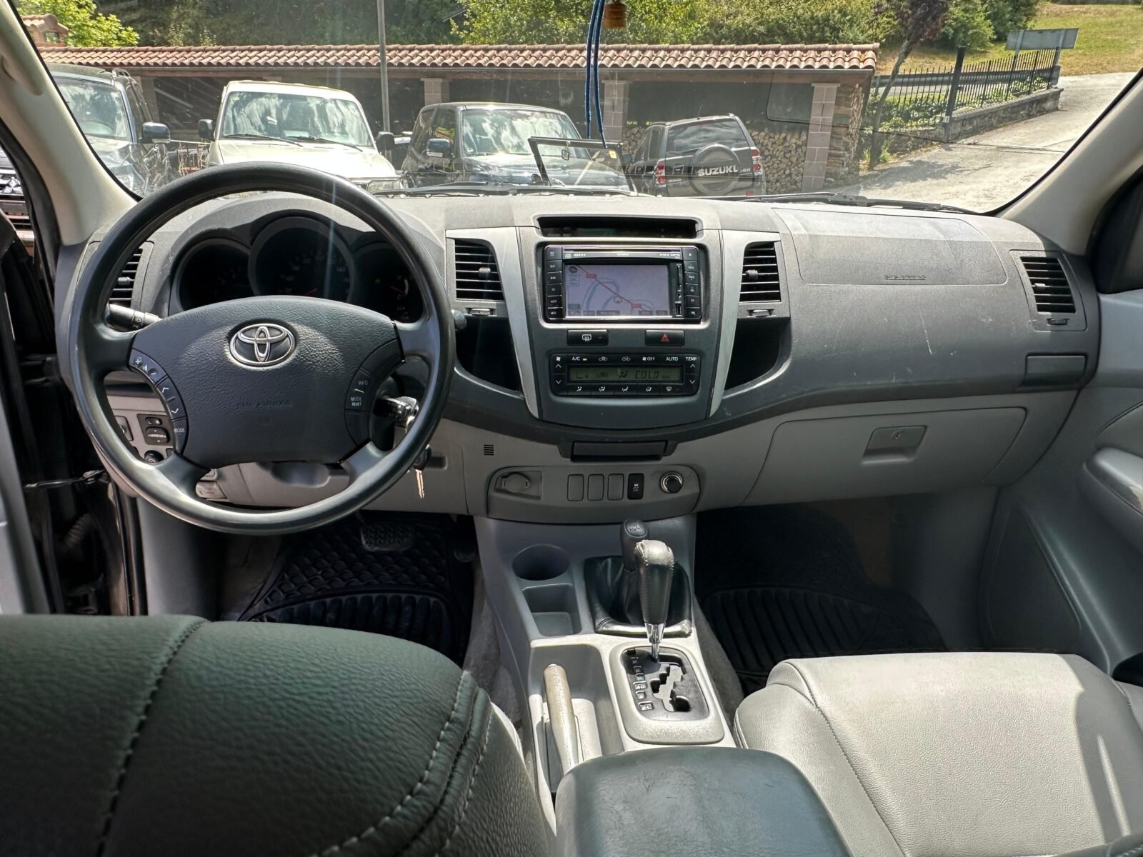 TOYOTA Hilux 3.0 D4D Cabina Doble VXL