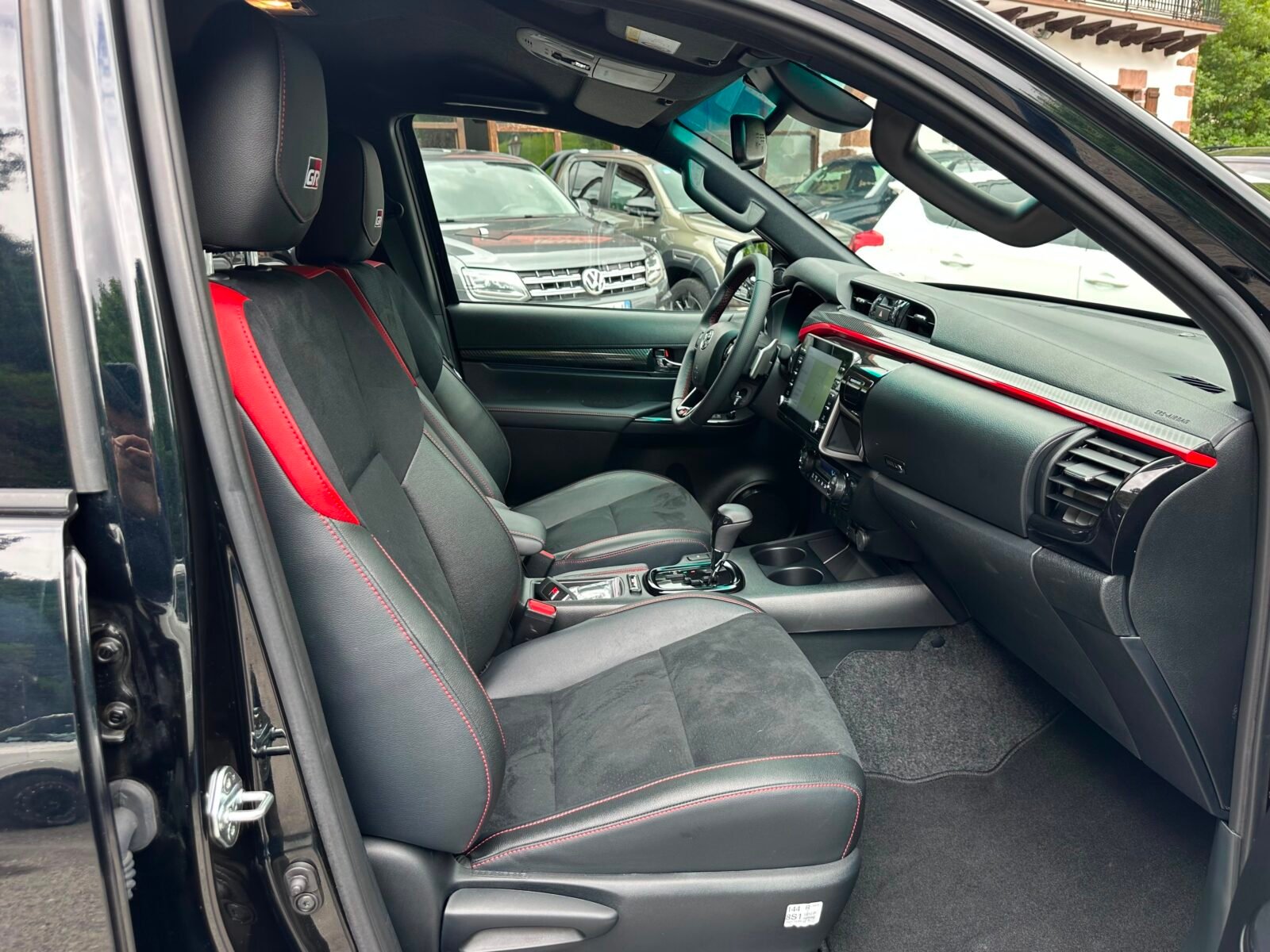 TOYOTA Hilux 2.8 D4D 204CV C.Dobl GR Sport AT HVO100