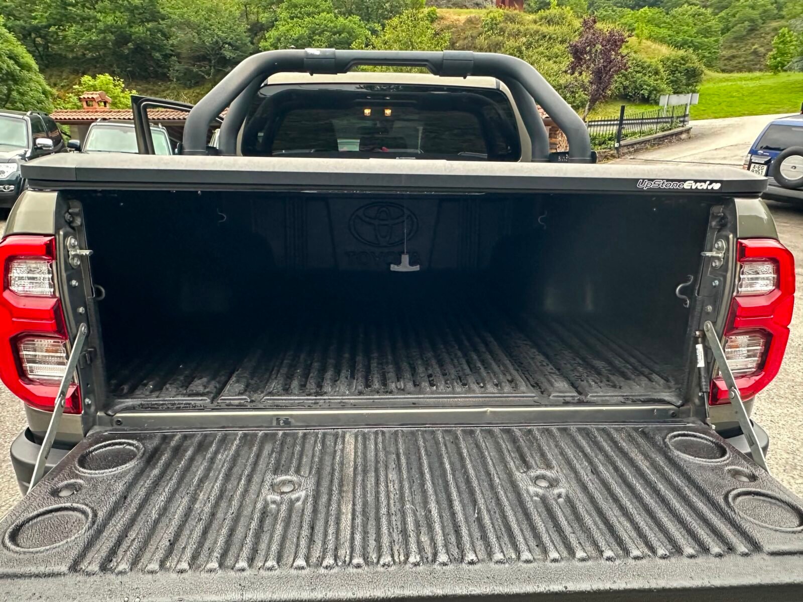 TOYOTA Hilux 2.8 D4D 150kW C. Doble Invincible AT