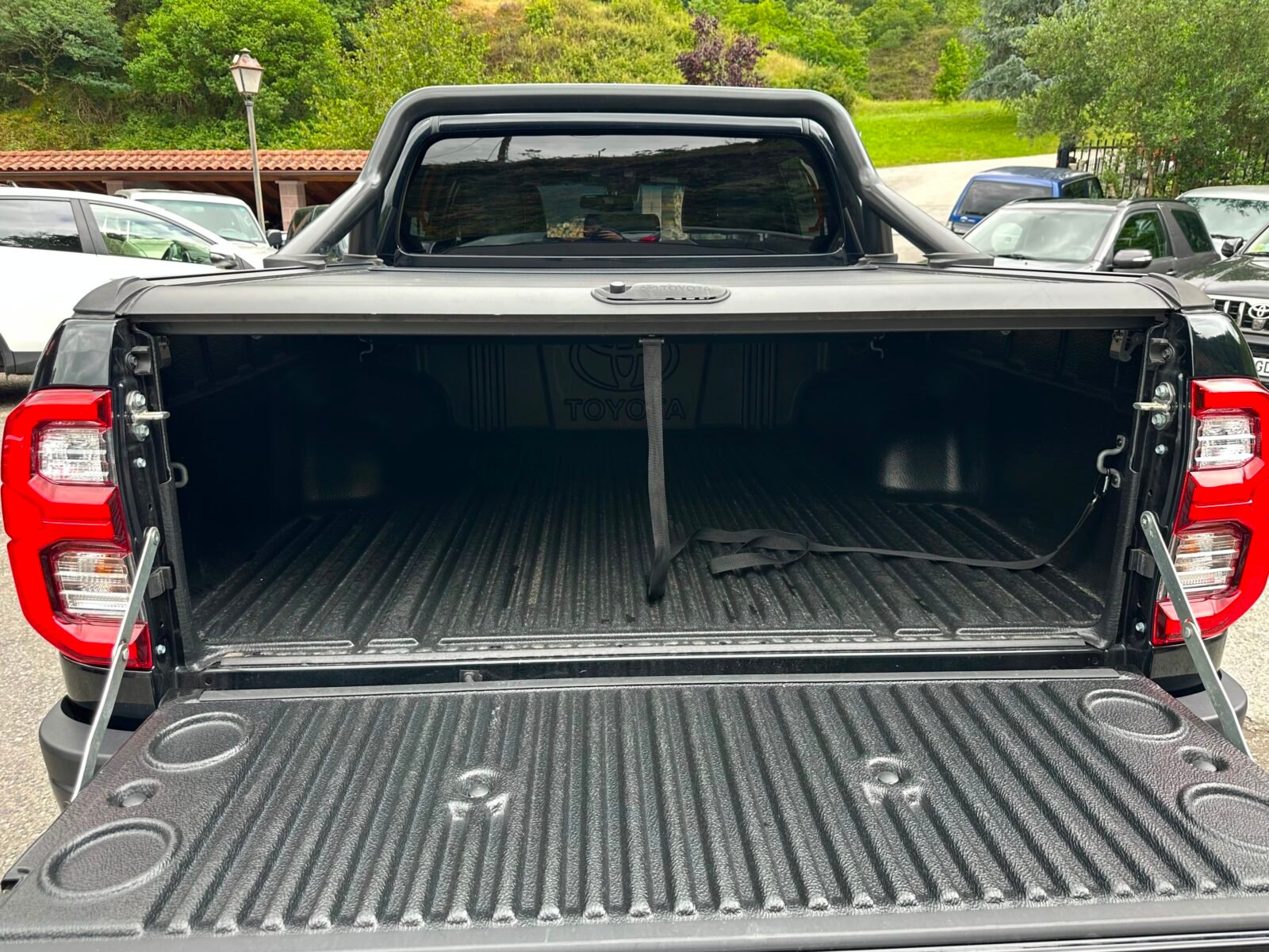 TOYOTA Hilux 2.8 D4D 204CV C.Dobl GR Sport AT HVO100