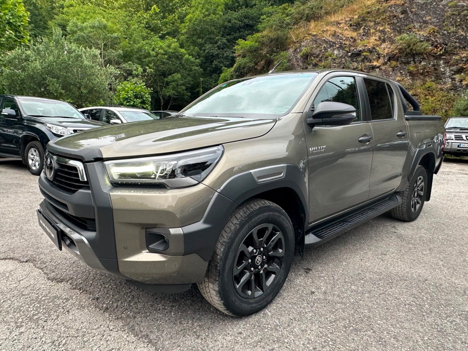 TOYOTA Hilux 2.8 D4D 150kW C. Doble Invincible AT