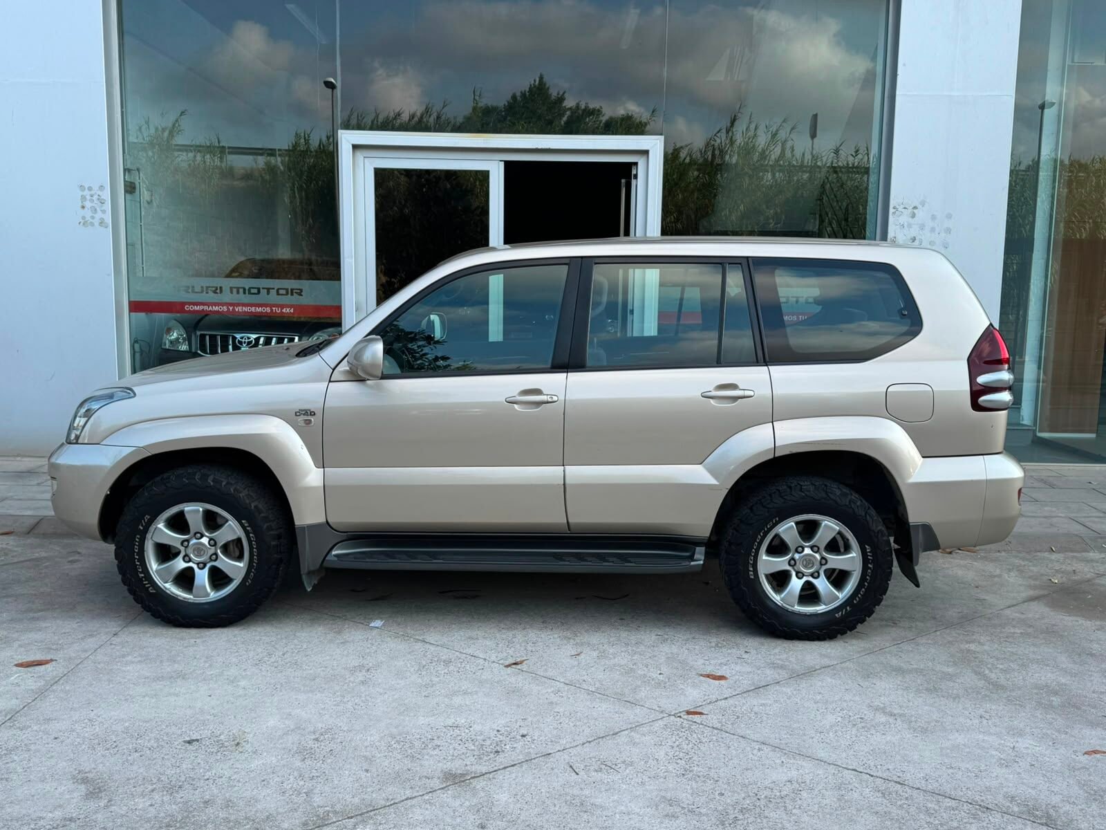 TOYOTA Land Cruiser 3.0 D4D VX