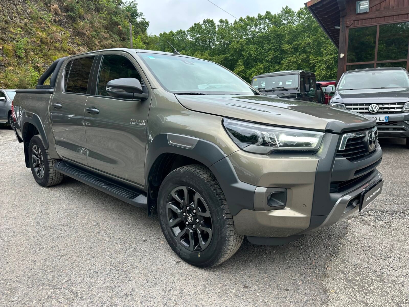 TOYOTA Hilux 2.8 D4D 150kW C. Doble Invincible AT