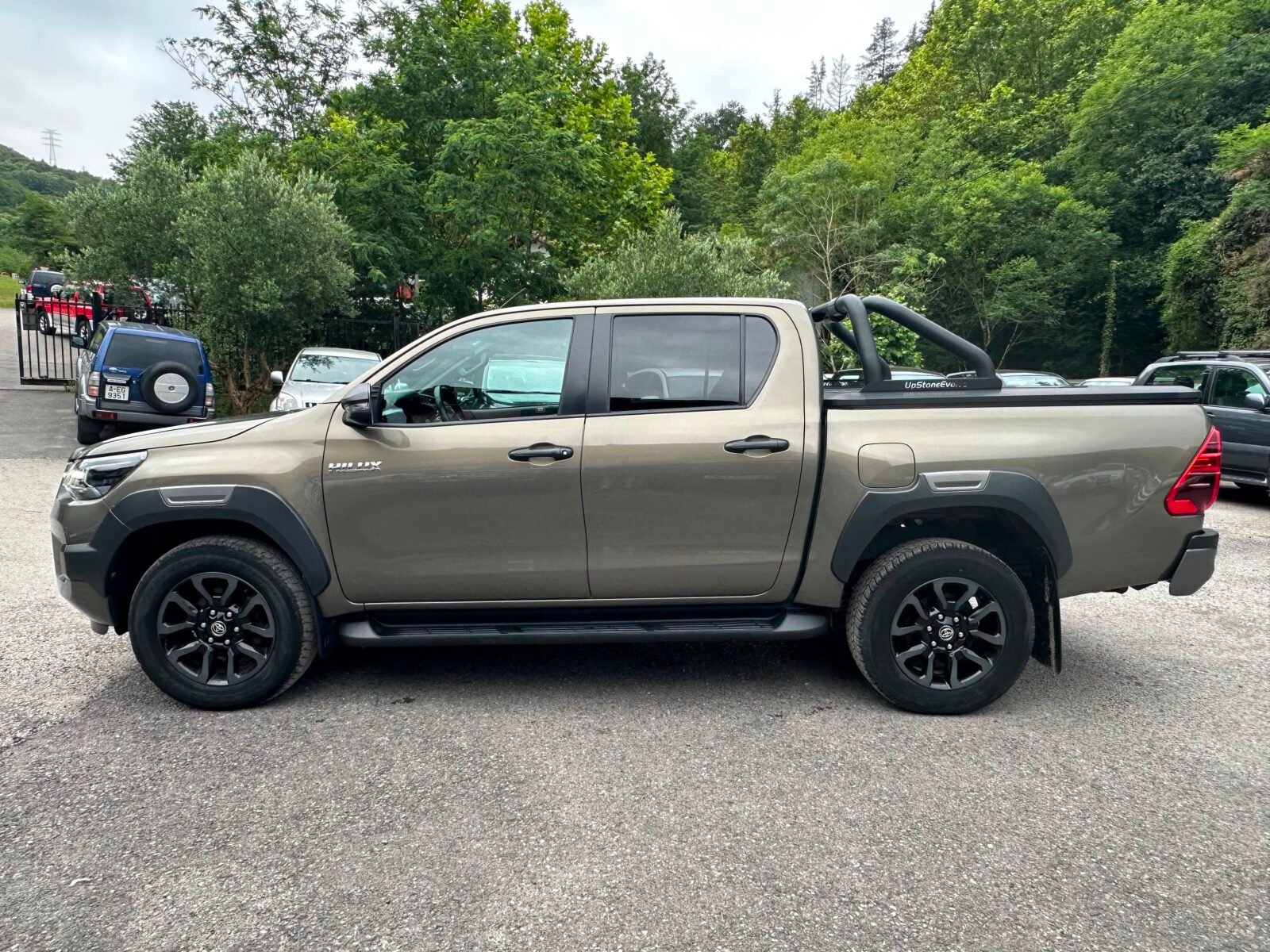 TOYOTA Hilux 2.8 D4D 150kW C. Doble Invincible AT