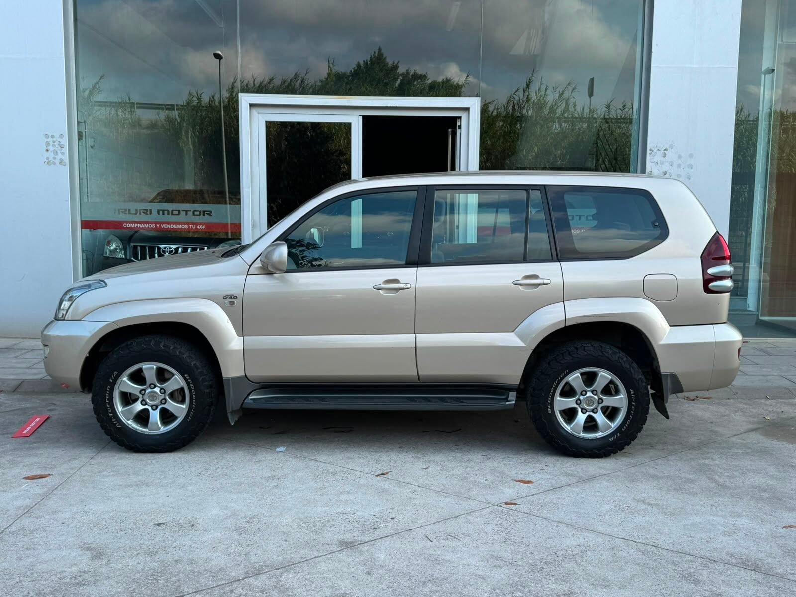 TOYOTA Land Cruiser 3.0 D4D VX