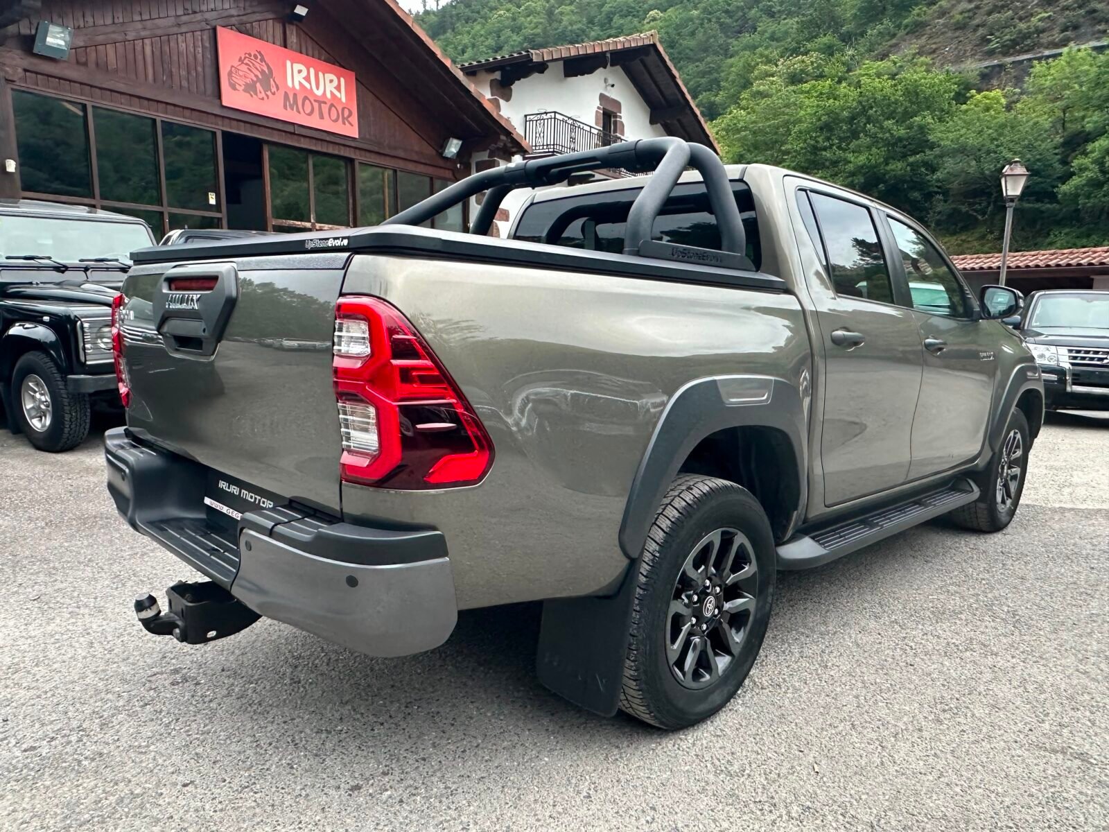 TOYOTA Hilux 2.8 D4D 150kW C. Doble Invincible AT