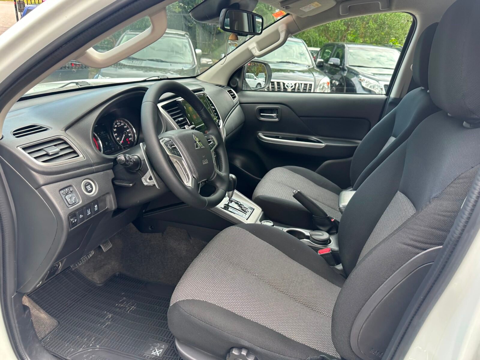 MITSUBISHI L200 DC 220 DID Motion Auto