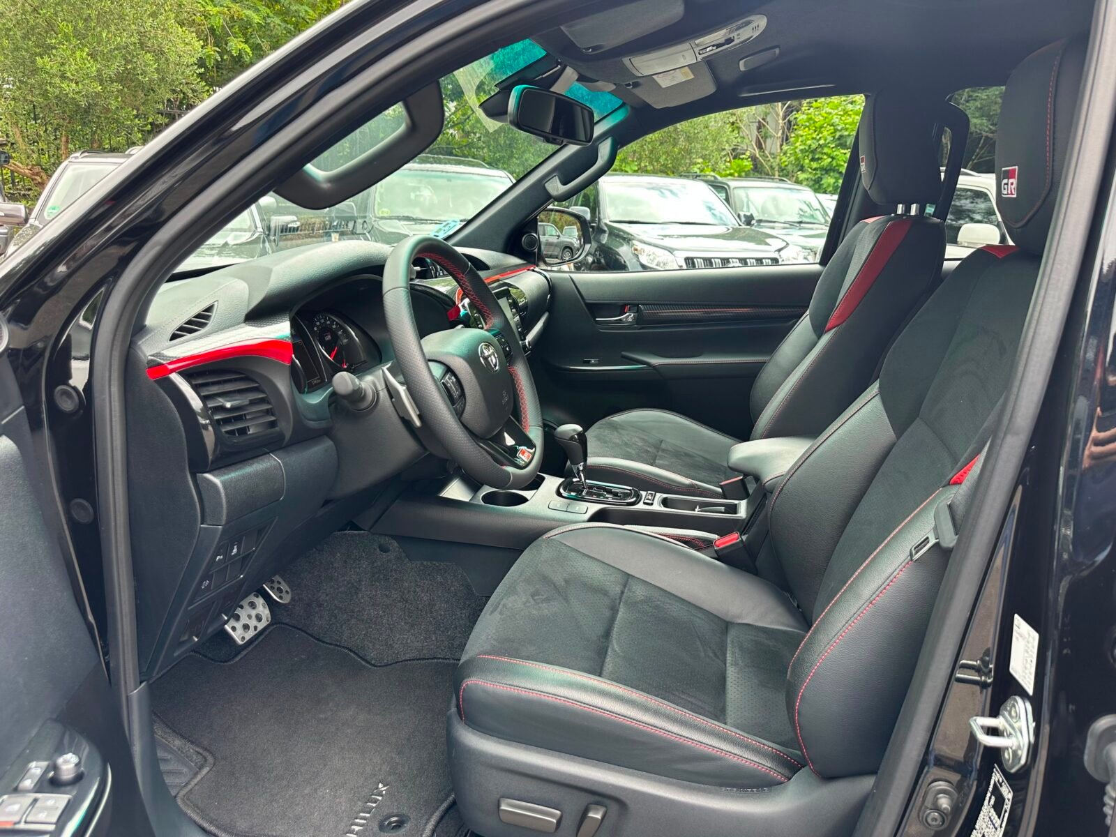 TOYOTA Hilux 2.8 D4D 204CV C.Dobl GR Sport AT HVO100