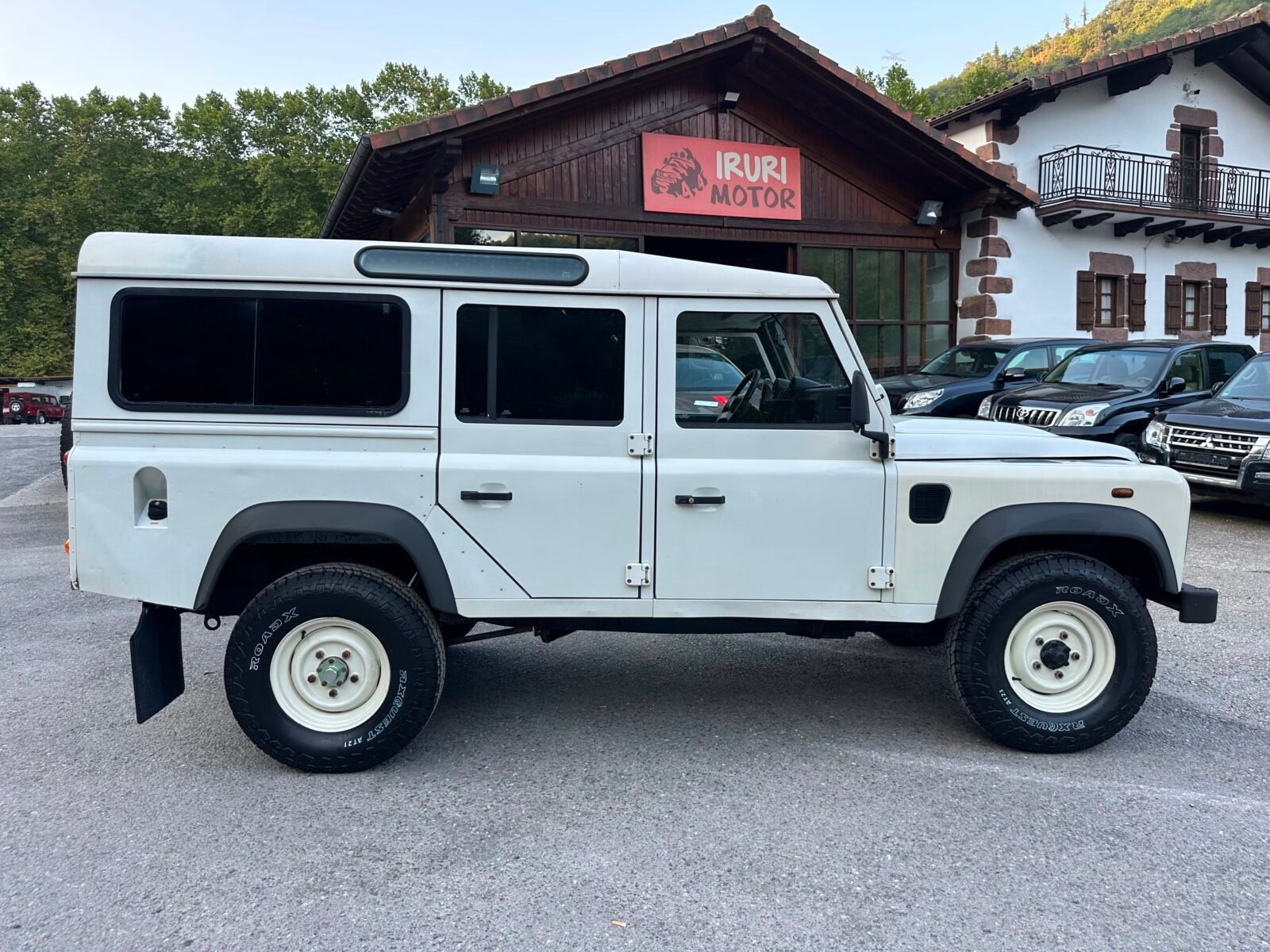 LAND-ROVER Defender 110 SW S 2.4 TD4