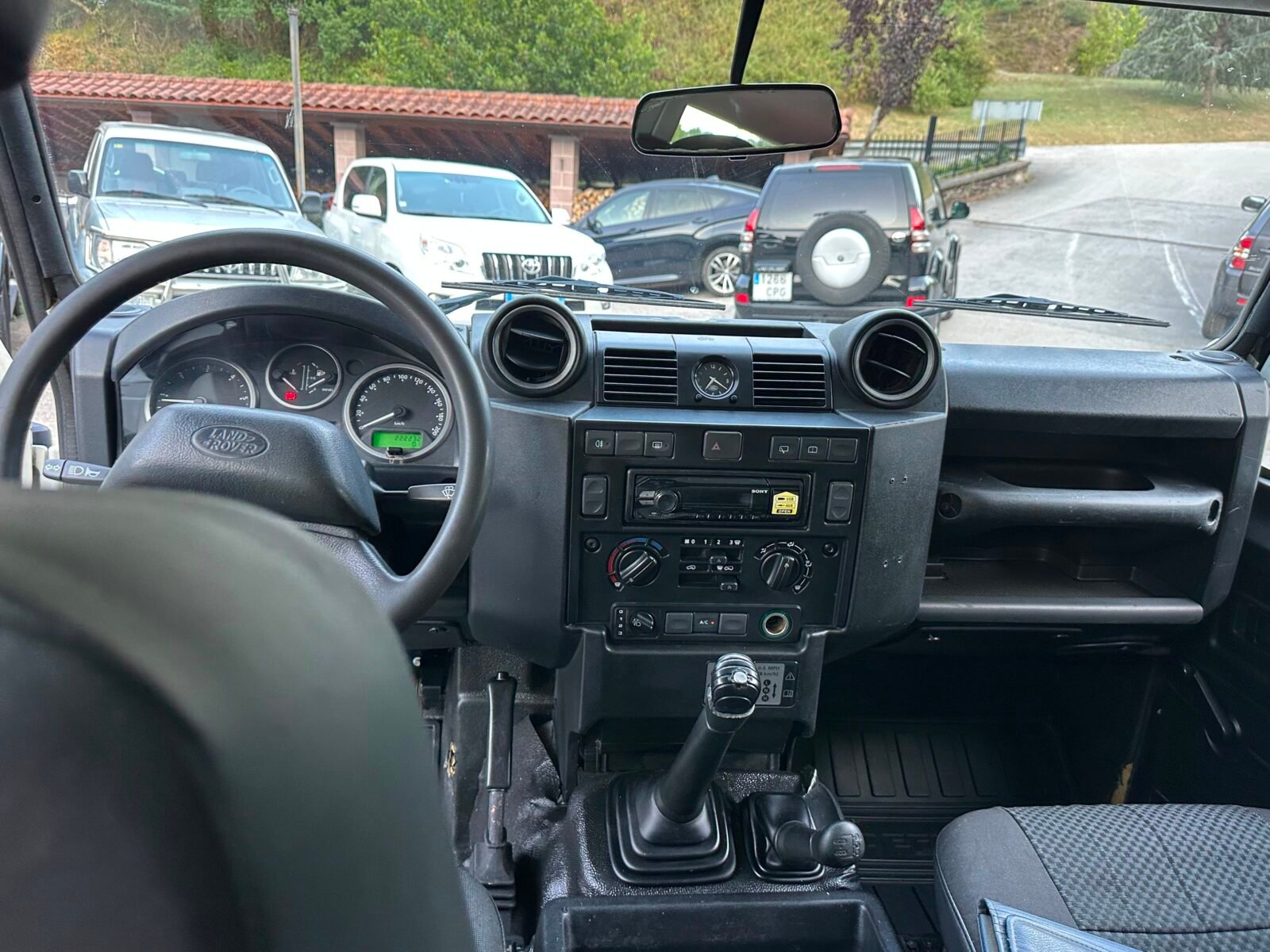 LAND-ROVER Defender 110 SW S 2.4 TD4