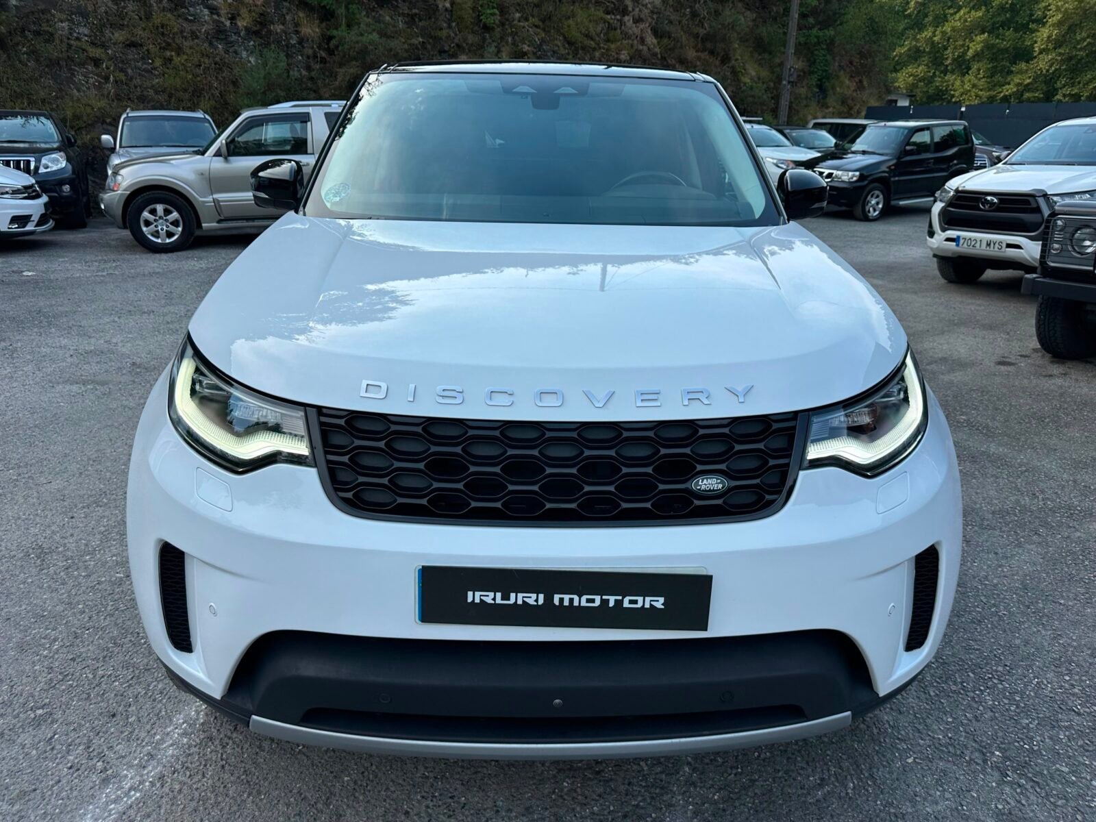 LAND-ROVER Discovery 3.0D I6 300 PS RDynamic SE AWD Auto