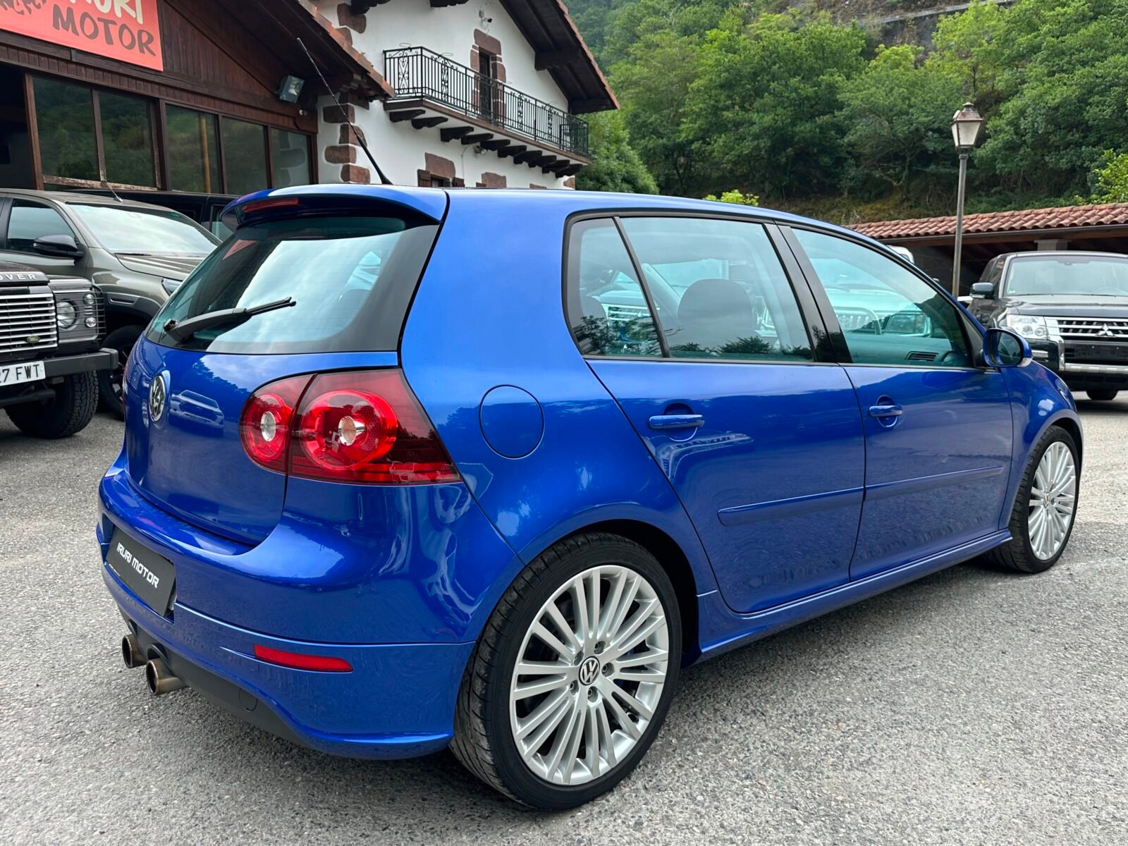 VOLKSWAGEN Golf 3.2 R32 4motion