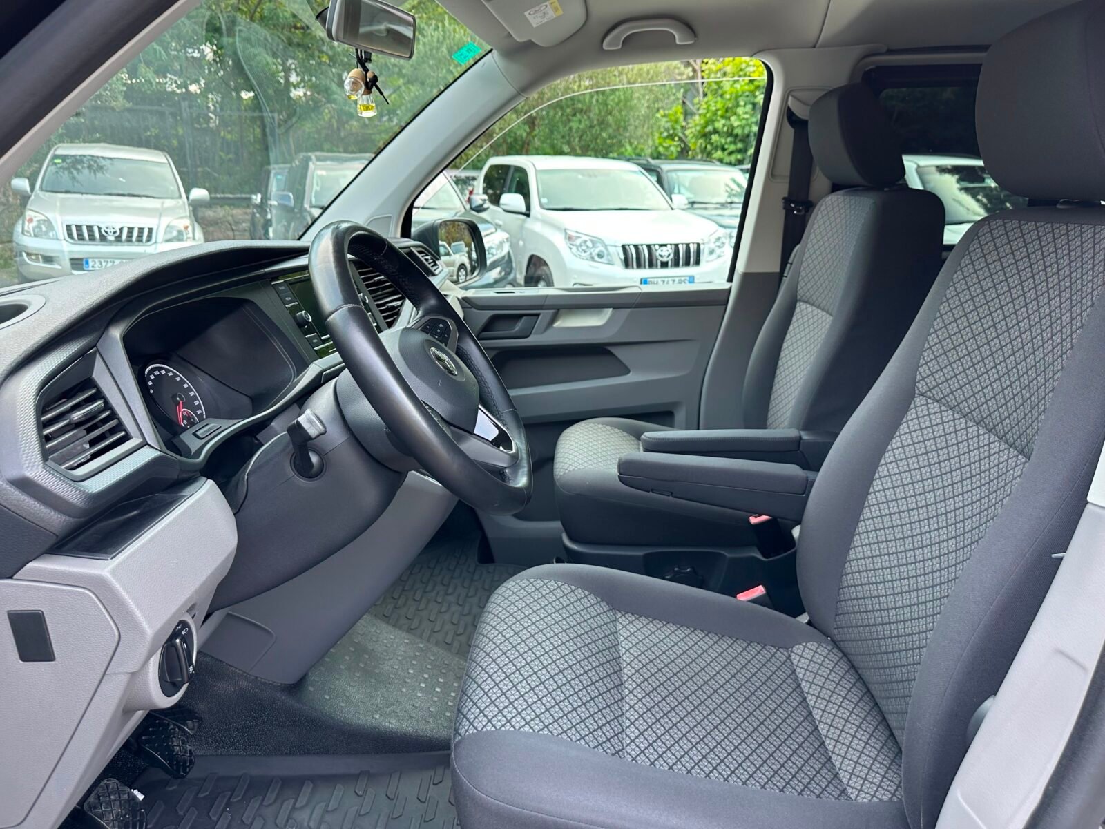 VOLKSWAGEN Caravelle Origin Corta 2.0 TDI 81kW 110CV BMT