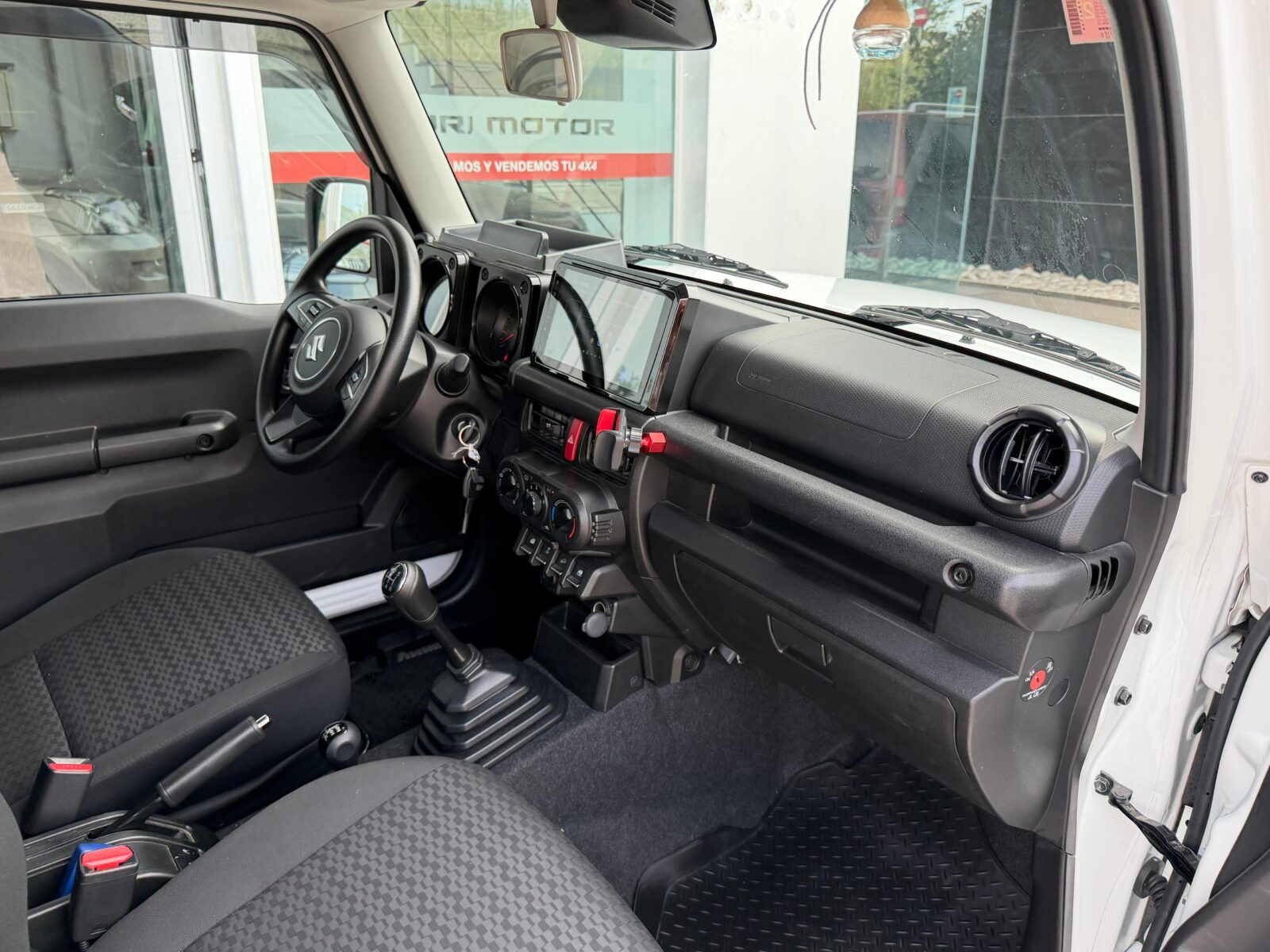 SUZUKI Jimny 1.5 PRO 5MT