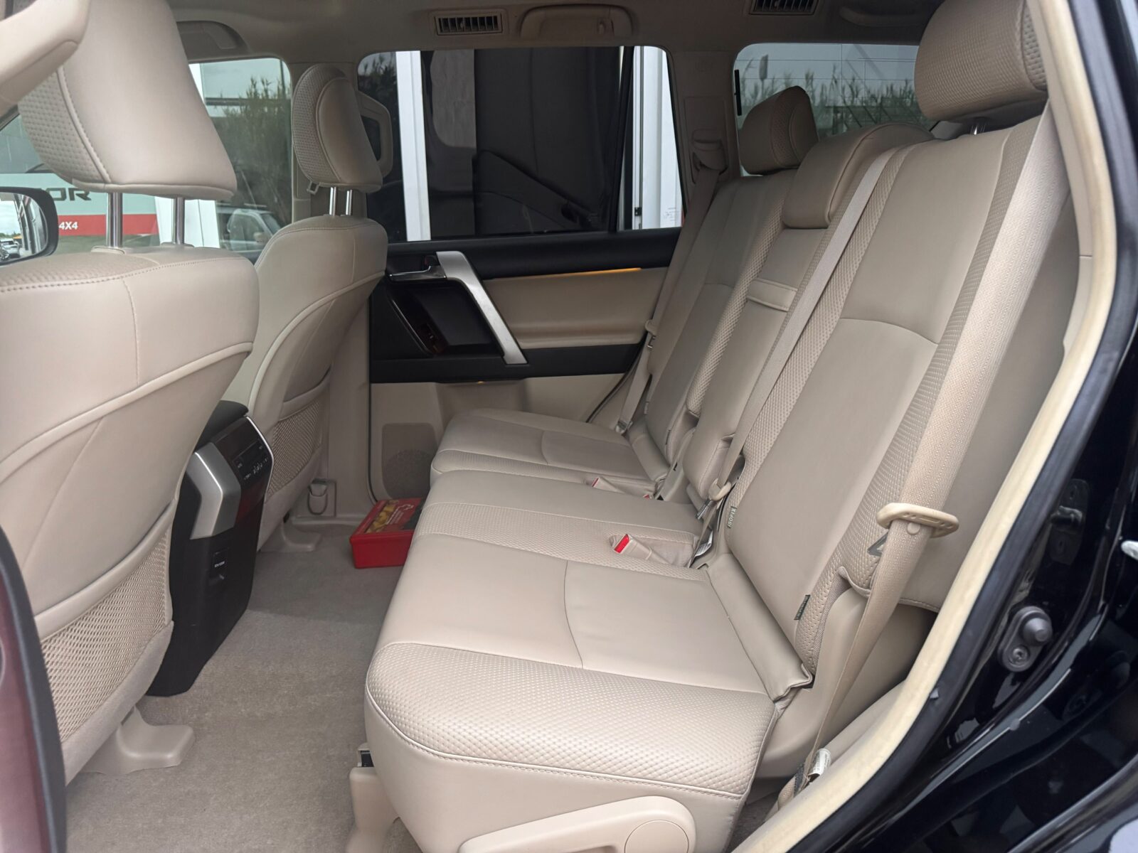 TOYOTA Land Cruiser 3.0 D4D LIMITED AUTO