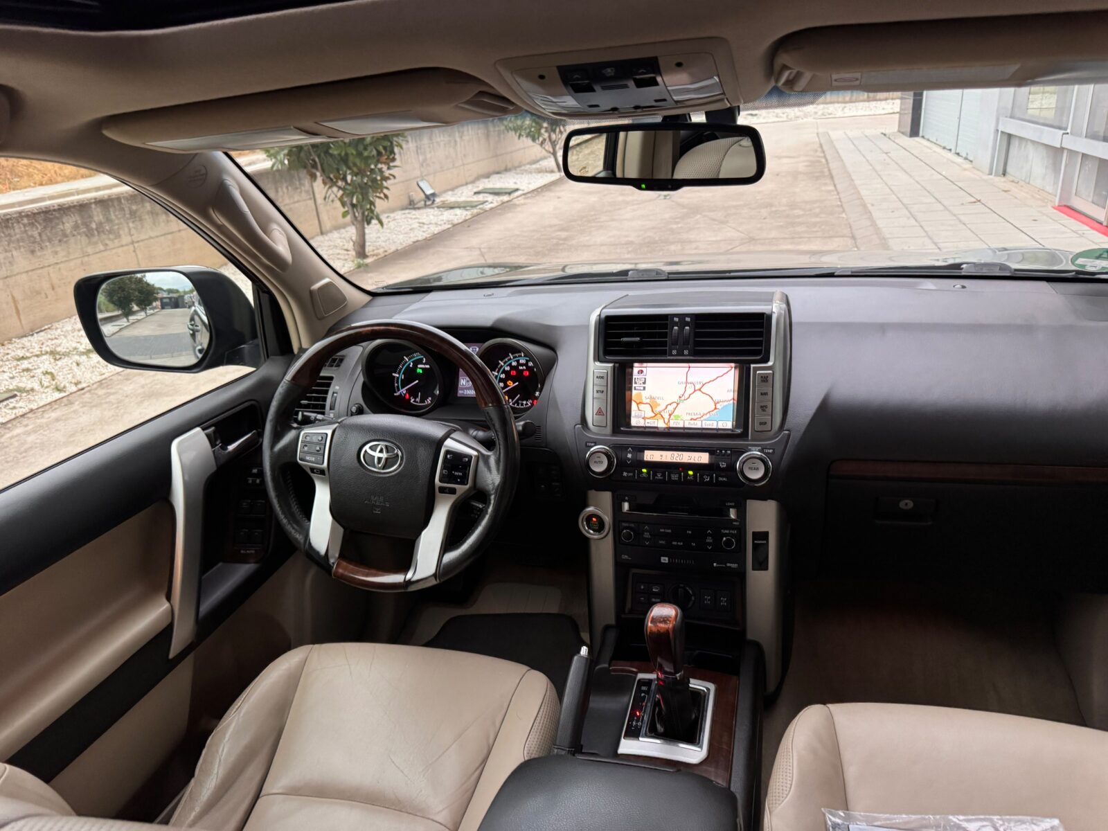 TOYOTA Land Cruiser 3.0 D4D LIMITED AUTO