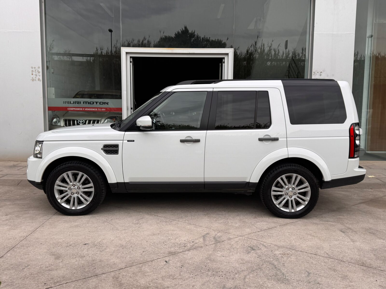 LAND-ROVER Discovery 4 3.0 SDV6 HSE 255cv