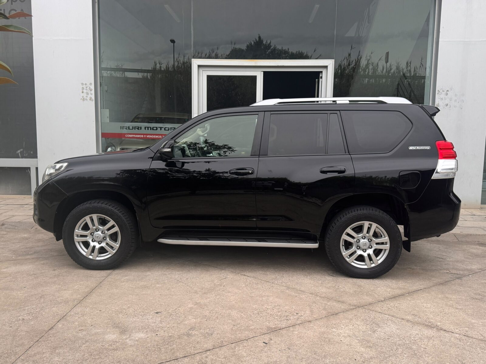 TOYOTA Land Cruiser 3.0 D4D LIMITED AUTO