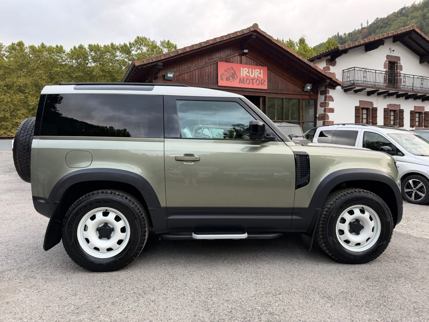 LAND-ROVER Defender 2.0 P300 S 90 Auto 4WD