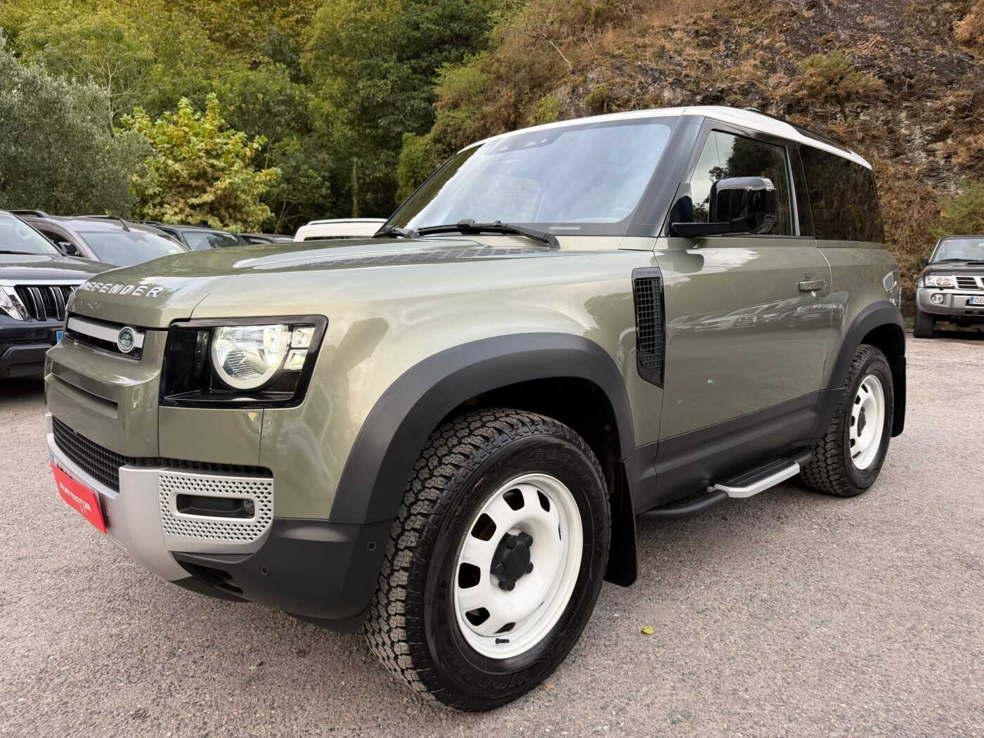 LAND-ROVER Defender 2.0 P300 S 90 Auto 4WD