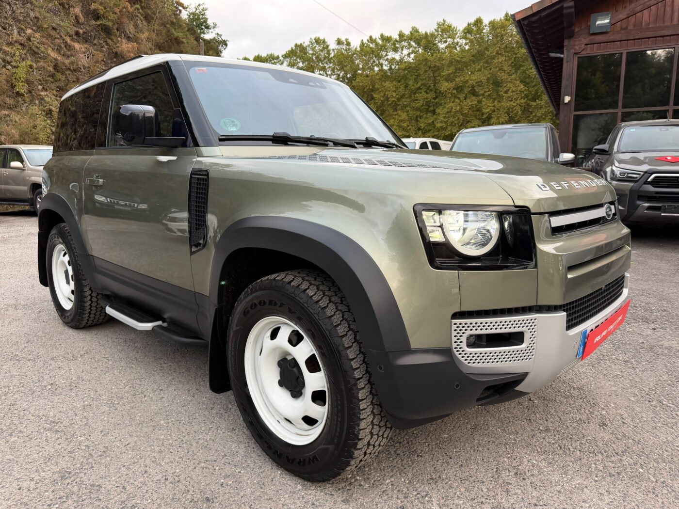 LAND-ROVER Defender 2.0 P300 S 90 Auto 4WD