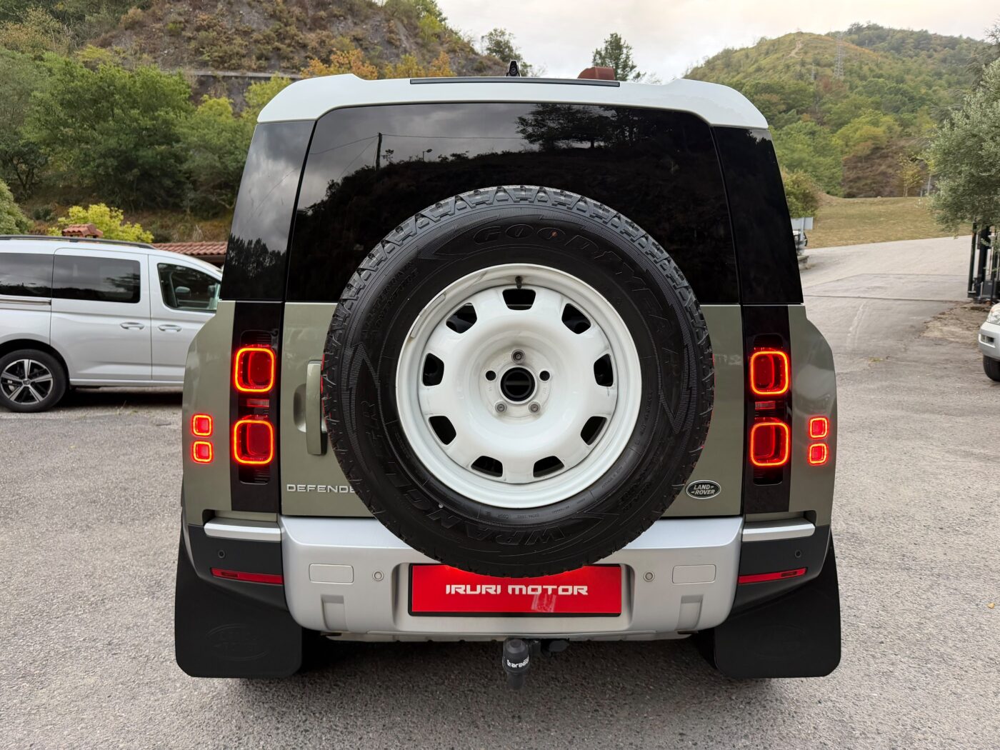 LAND-ROVER Defender 2.0 P300 S 90 Auto 4WD