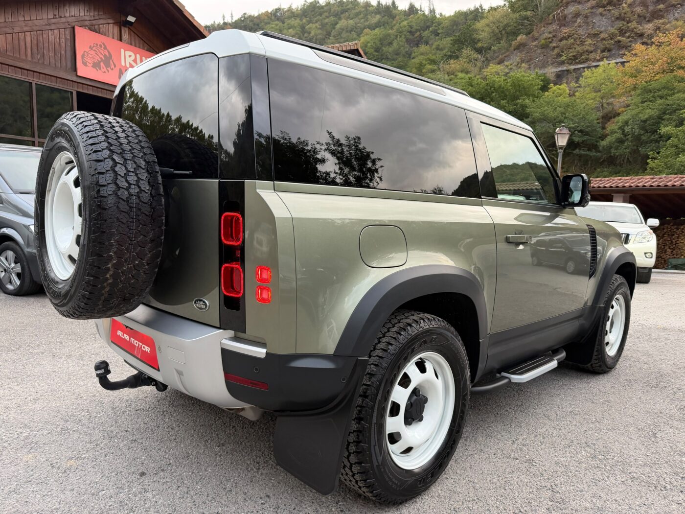 LAND-ROVER Defender 2.0 P300 S 90 Auto 4WD